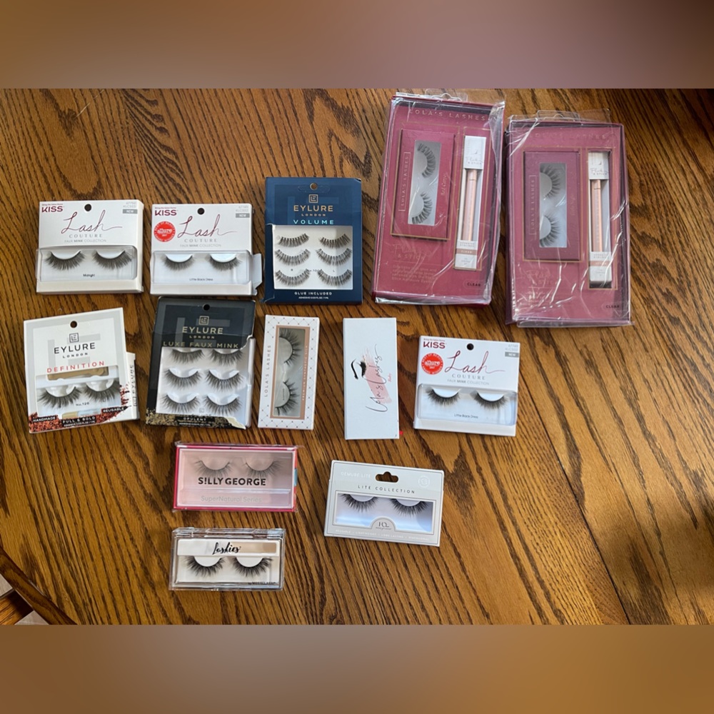 Lash Strips all new.  Complete lot.